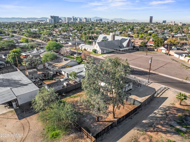 2621 N 14TH Street, Phoenix, AZ 85006