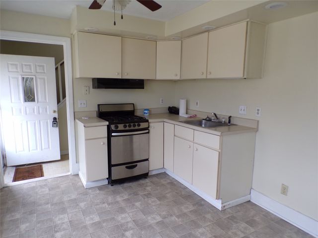121 VINE Street, Girard, PA 16417