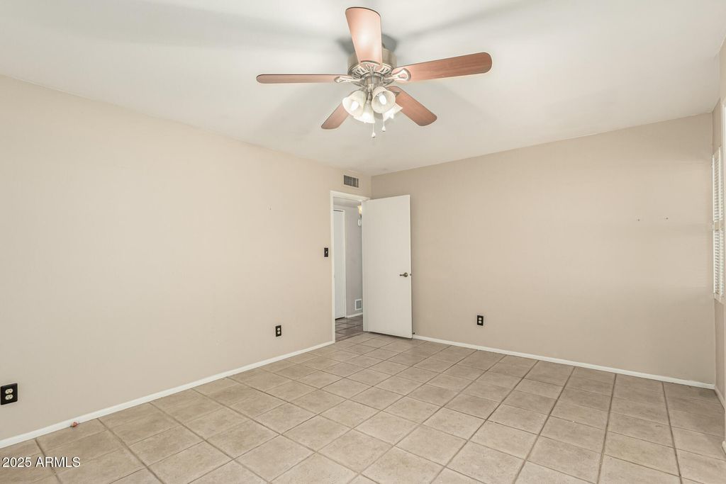 property-img