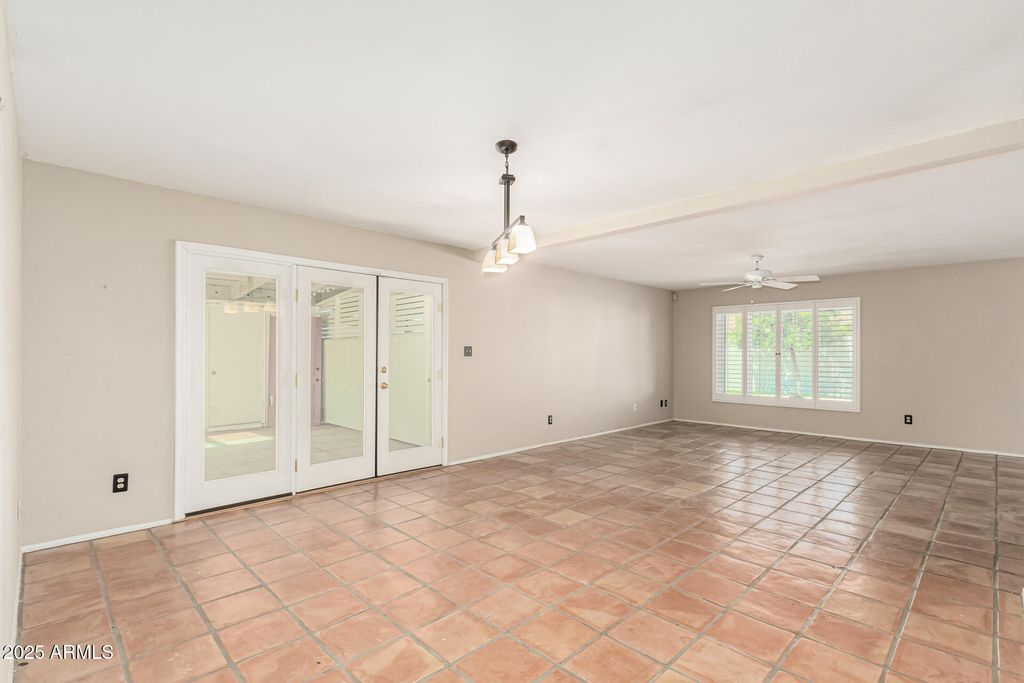 property-img