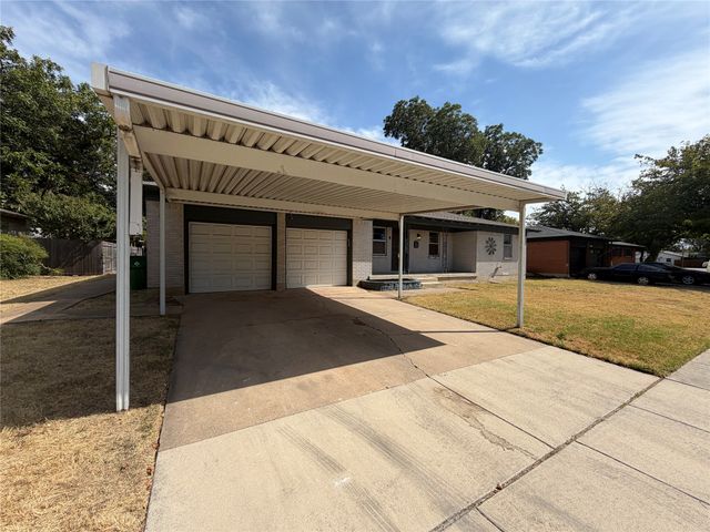 5421 Bonnie Wayne Street, Haltom City, TX 76117