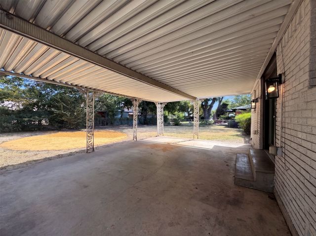 5421 Bonnie Wayne Street, Haltom City, TX 76117