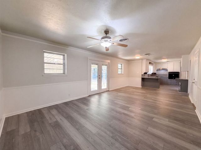 5421 Bonnie Wayne Street, Haltom City, TX 76117