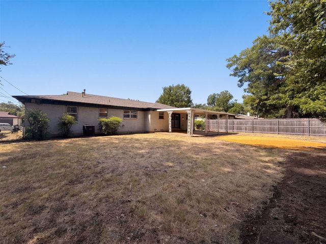 5421 Bonnie Wayne Street, Haltom City, TX 76117