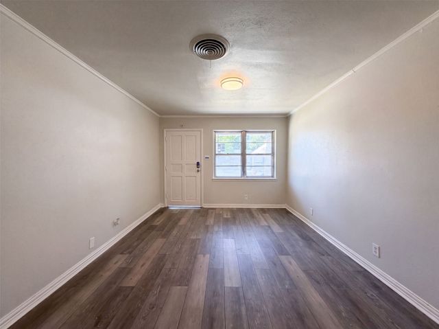 5421 Bonnie Wayne Street, Haltom City, TX 76117