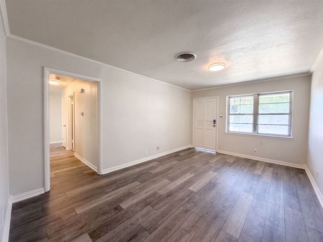 5421 Bonnie Wayne Street, Haltom City, TX 76117