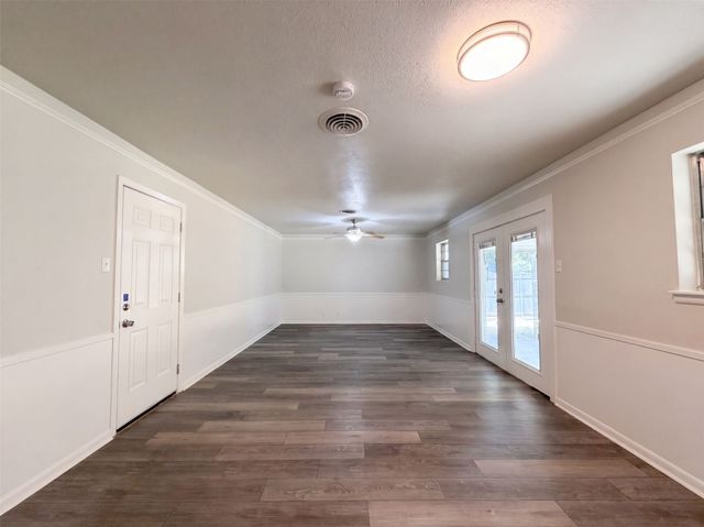 5421 Bonnie Wayne Street, Haltom City, TX 76117