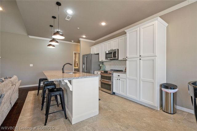 3876 Benjamin Lane, Springdale, AR 72764