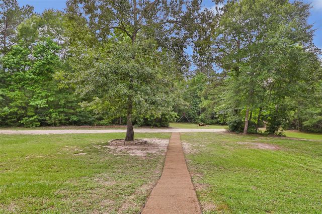 2126 Bambi Court, Cleveland, TX 77328