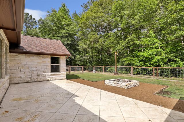 2126 Bambi Court, Cleveland, TX 77328