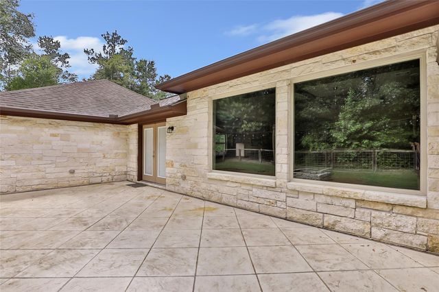 2126 Bambi Court, Cleveland, TX 77328