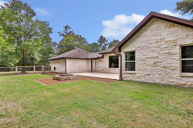 2126 Bambi Court, Cleveland, TX 77328