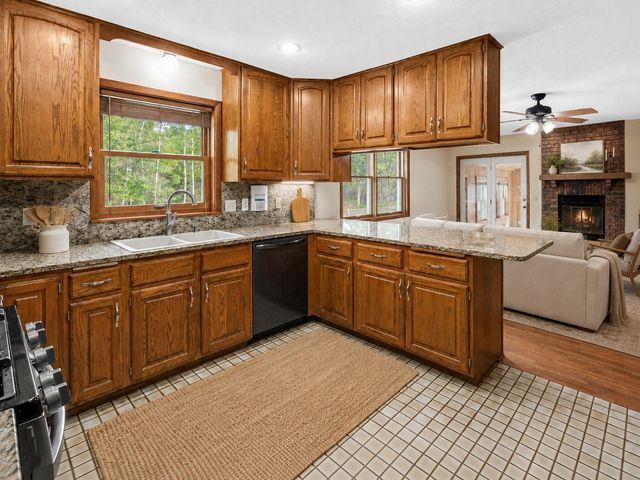238 Glen Circle, River Falls, WI 54022