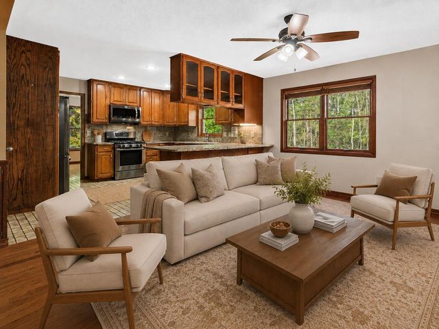238 Glen Circle, River Falls, WI 54022