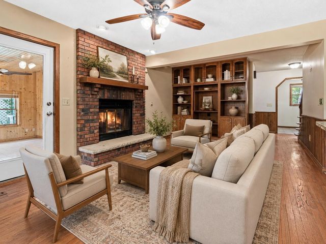 238 Glen Circle, River Falls, WI 54022