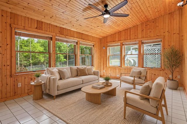 238 Glen Circle, River Falls, WI 54022