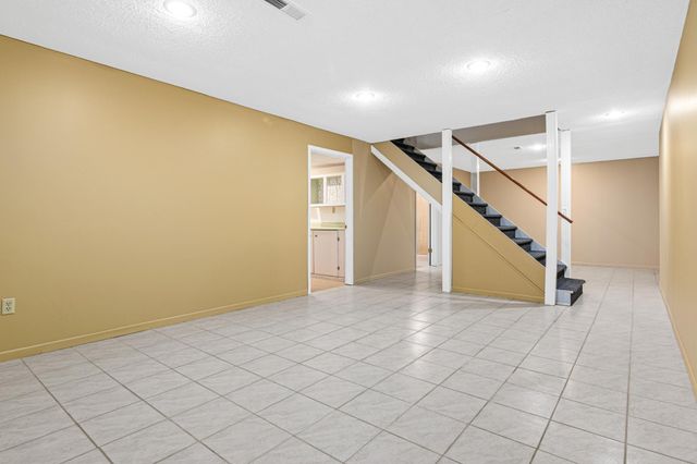 238 Glen Circle, River Falls, WI 54022