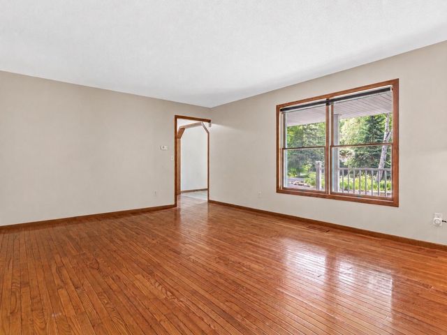 238 Glen Circle, River Falls, WI 54022