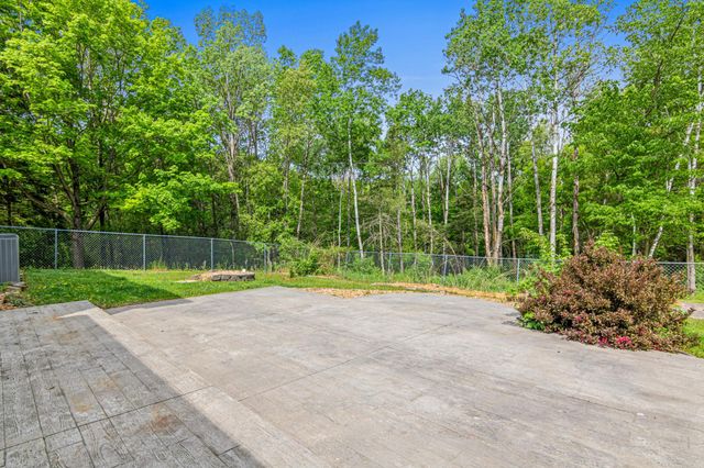 238 Glen Circle, River Falls, WI 54022