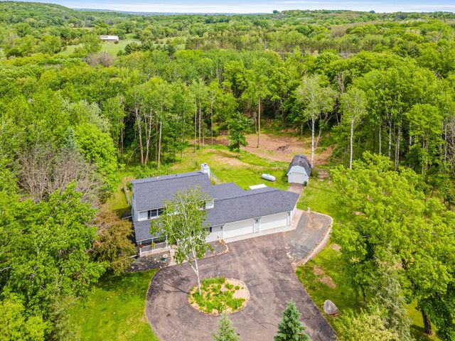 238 Glen Circle, River Falls, WI 54022