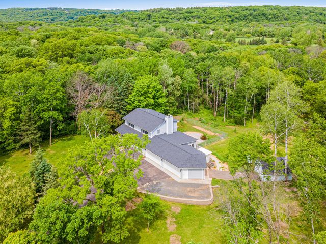 238 Glen Circle, River Falls, WI 54022