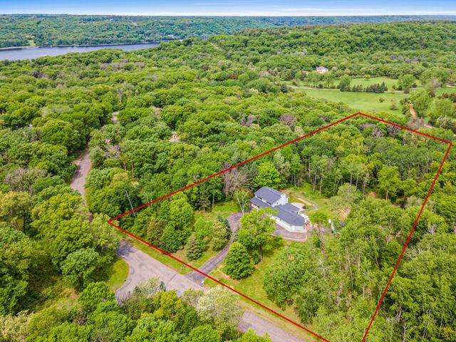 238 Glen Circle, River Falls, WI 54022