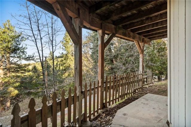 30906 Live Oak, Running Springs, CA 92382