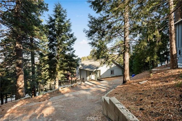 30906 Live Oak, Running Springs, CA 92382