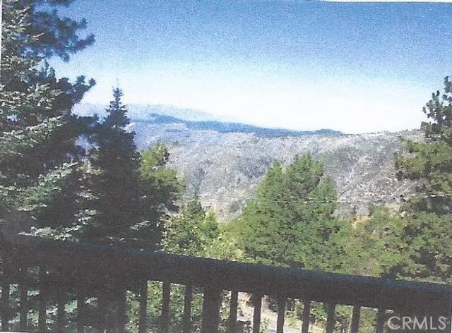 30906 Live Oak, Running Springs, CA 92382