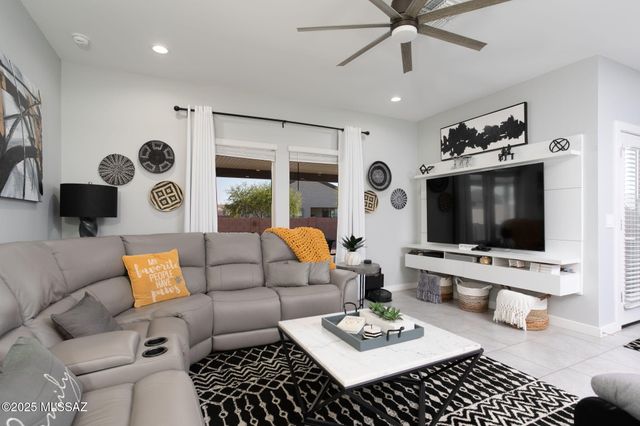 12481 W Mieko Lane, Marana, AZ 85653