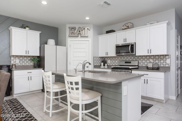 12481 W Mieko Lane, Marana, AZ 85653