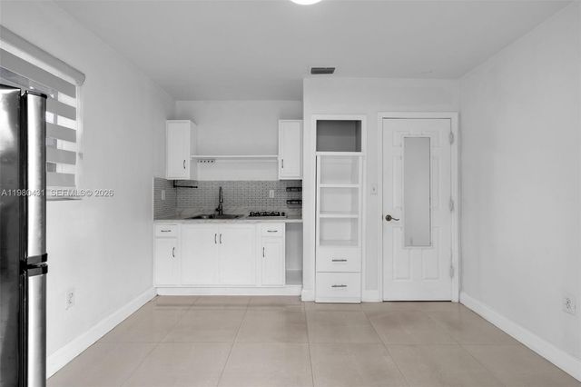 1210 N 71st Ave, Hollywood, FL 33024