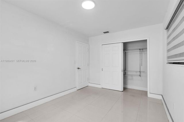 1210 N 71st Ave, Hollywood, FL 33024