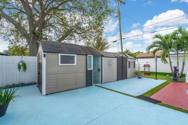 1210 N 71st Ave, Hollywood, FL 33024