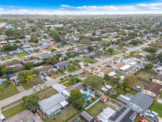 1210 N 71st Ave, Hollywood, FL 33024
