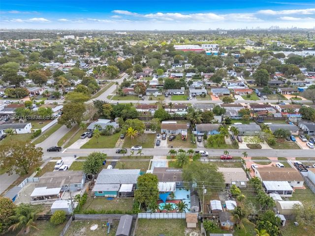 1210 N 71st Ave, Hollywood, FL 33024