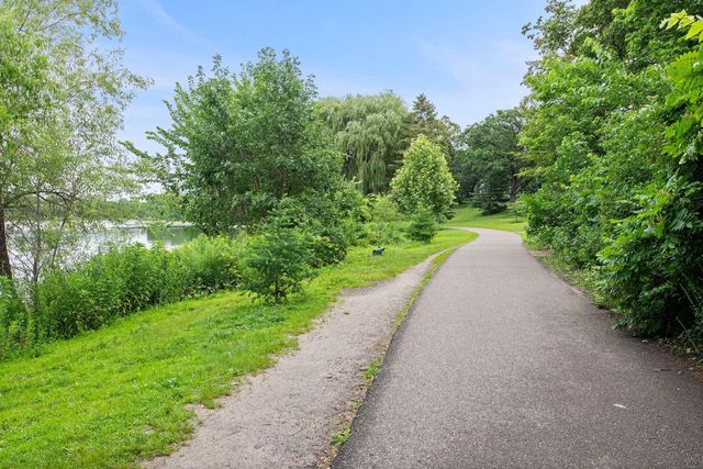 2320 Humboldt Avenue S, Minneapolis, MN 55405