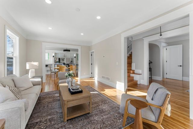 2320 Humboldt Avenue S, Minneapolis, MN 55405