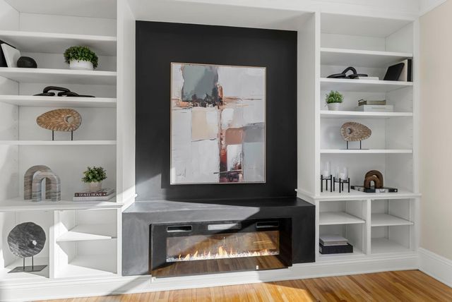 2320 Humboldt Avenue S, Minneapolis, MN 55405