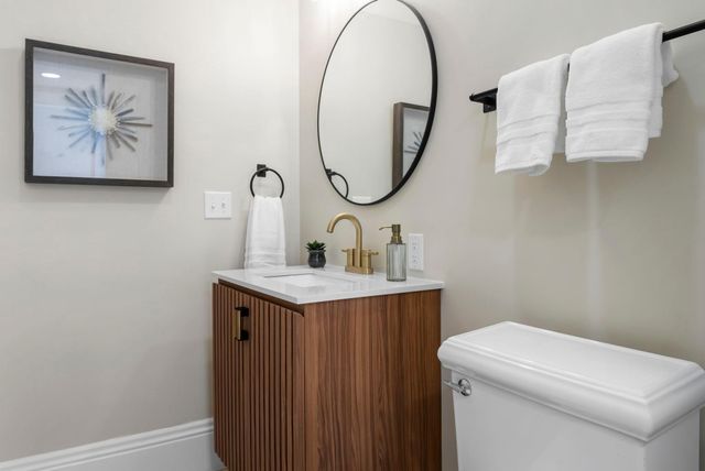 2320 Humboldt Avenue S, Minneapolis, MN 55405