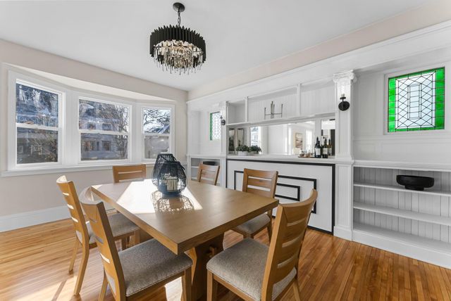 2320 Humboldt Avenue S, Minneapolis, MN 55405