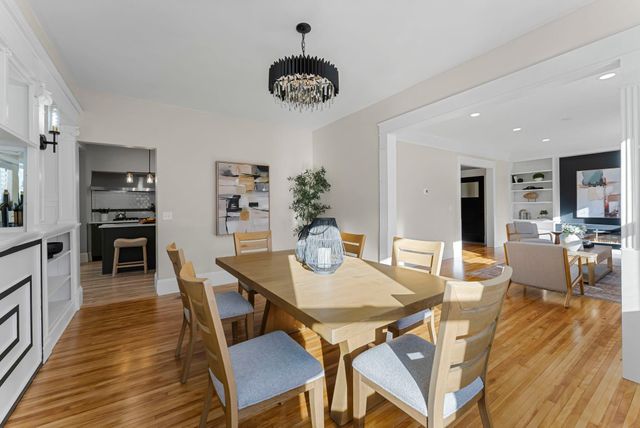 2320 Humboldt Avenue S, Minneapolis, MN 55405