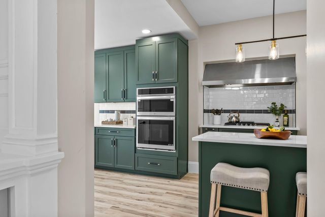 2320 Humboldt Avenue S, Minneapolis, MN 55405