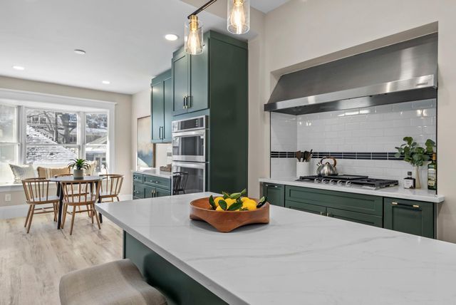 2320 Humboldt Avenue S, Minneapolis, MN 55405