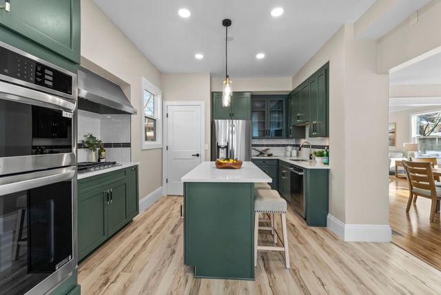 2320 Humboldt Avenue S, Minneapolis, MN 55405