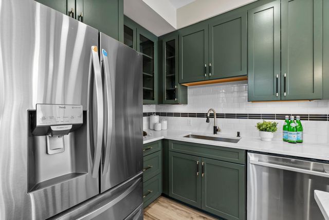 2320 Humboldt Avenue S, Minneapolis, MN 55405