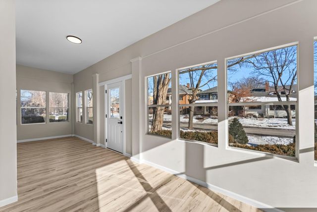 2320 Humboldt Avenue S, Minneapolis, MN 55405