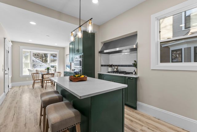 2320 Humboldt Avenue S, Minneapolis, MN 55405