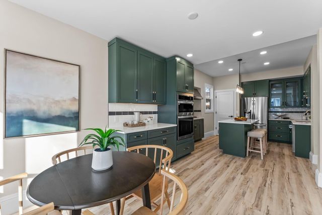 2320 Humboldt Avenue S, Minneapolis, MN 55405