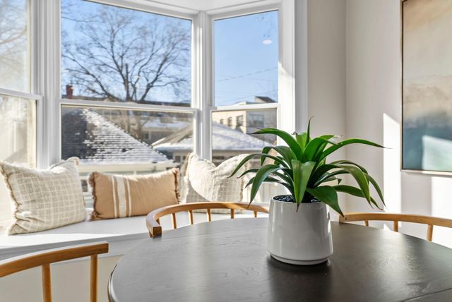 2320 Humboldt Avenue S, Minneapolis, MN 55405